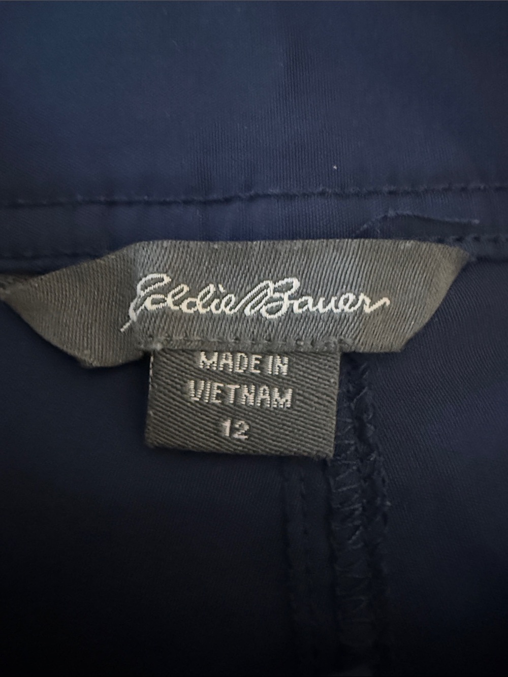 Eddie Bauer Deep Blue Women's Cargo Shorts - Picture 3 of 3